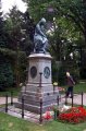 p0001355 Monumento a Mozart, no enterrado en este cementerio.