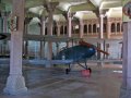 img_1363 Un aeroplano ofrecido como presente por el gobierno ingls, en la poca de los rajputs preside la sala de regalos del palacio (el avin no vuela, es de madera maciza)