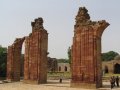 img_0968 Ruinas de una antigua puerta en el complejo Qutb