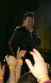 slane_u2_10 Bono acercandose a la gente de las primeras filas