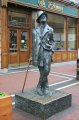 p0003325 Estatua dedicada al famoso escritor irlands, James Joyce, en la calle Earl Street.
