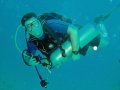 buceo-11 Equipado con un equipo extra (stage) en previsin de periodos extendidos de descompresin. En este tipo de inmersiones, dirigidas a avistar tiburones, la seguridad es lo primero