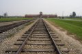 auschwitz-27 Las vas conducen hasta el edifico principal del Campo de Concentracin de Birkenau