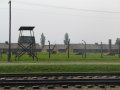 auschwitz-34 Puesto de vigilancia junto a las vas del Campo de Concentracin de Birkenau