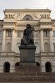varsovia-21 El Monumento a Coprnico, con el Palacio Staszic, hoy sede de la Academia Polaca de las Ciencias