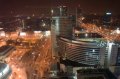 varsovia-79 Vista nocturna de los modernos edificios de la Plaza Defilad