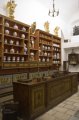 dubrovnik-05 Junto al claustro se encuentra la tercera farmacia ms antigua de Europa, que funciona desde 1391. Su pequeo museo contiene reliquias, material de farmacia, as como libros antiguos de medicina.