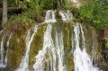 plitvice-04 Las cascadas desembocan en alguno de los 16 lagos que componen el Parque Natural.