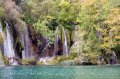 plitvice-06 Un paseo en barca por alguno de los lagos permite apreciar las maravillas de este lugar.