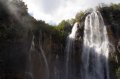 plitvice-23 Uno de los rincones ms visitado del parque, donde los saltos de agua tienen una altura de 80 metros.