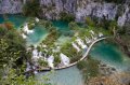 plitvice-29 Desde lo alto de la colina, se aprecia lo privilegiado del emplazamiento de algunos de los senderos peatonales por los que pudimos pasear.
