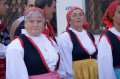 sibenic-03 Varias de las personas que participaban en la procesin lo hacan con los trajes tradicionales de la regin.