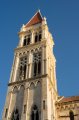 trogir-05 La Torre de la Campana de la Catedral de San Lorenzo fue construida en el siglo XIV y reconstruida tras la guerra de los Balcanes.