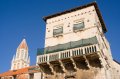 trogir-10 El Ayuntamiento est ubicado en un edificio original del siglo XV que fu reconstruido durante el siglo XIX.