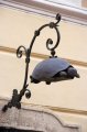 varazdin-03 En la puerta de muchos comercios de la ciudad se colgaban detalles que indicaban la actividad a la que se dedicaban. En este caso, la tortuga indica que se trata de una tienda de botones.