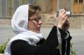 img_0863 Yolanda, reglamentariamente cubierta debido a la ley de la Hijab, fotografiando el Palacio Golestan