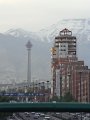 img_1116 Dos de los smbolos que definen el Tehern del siglo XXI: la nueva torre de comunicaciones que estan construyendo y las cercanas montaas que rodean la ciudad con sus nevadas cimas convertidas en estaciones de esqu