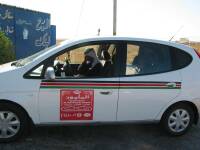 El 'service taxi', con Ali, usando nuestro movil