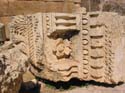 Parte de uno de los capiteles de las columnas