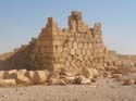 Los rabes en el ao 1132 convirti el templo en fuerte y para su proteccin construyeron un muro ms grueso con parte de las columnas del interior del templo
