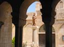 Estatua de San Jernimo, en el patio de la iglesia catlica