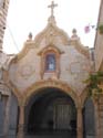 La Gruta de la Leche, donde la Virgen Mara amamant a Jess. Se cuenta que una gota de leche cayo sobre una piedra que se conserva en su interior, y sta se volvi blanca