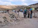 El Checkpoint de Surda, al norte de Ramala. Mejor definido como 'carretera bloqueada', dado que en la actualidad no hay militares israelies en sus inmediaciones. El objetivo de este punto es cortar la carretera con grandes bloques de hormign, de forma que los vehculos no puedan circular por ella. La prctica habitual en este tipo de 'bloqueos' es bajarse del vehculo, cruzarlos a pie, y tomar algn otro vehculo al otro lado